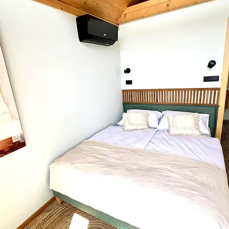 Glamping Zarja, Vipava Valley Bed & Breakfast *