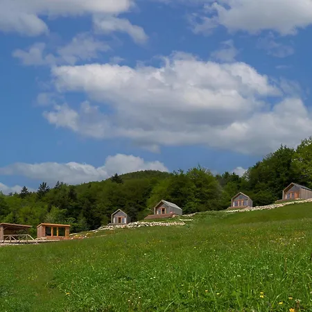 فندق مبيت وإفطار Glamping Zarja, Vipava Valley