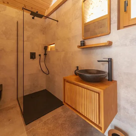 Glamping Zarja, Vipava Valley Campo de lujo