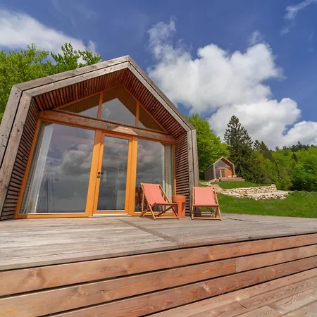 Glamping Zarja, Vipava Valley Campo de lujo 3*
