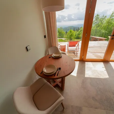 Campo de lujo Glamping Zarja, Vipava Valley Zoll