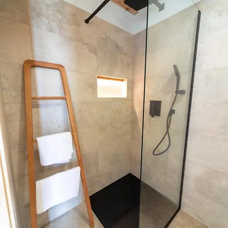 Glamping Zarja, Vipava Valley Couette-café