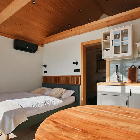 Glamping Zarja, Vipava Valley 3*