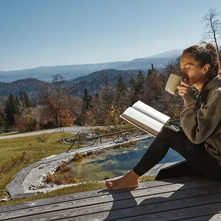 Alojamento de Acomodação e Pequeno-almoço Glamping Zarja, Vipava Valley Col