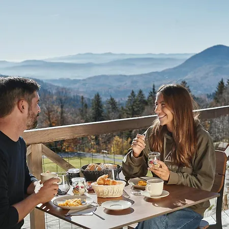 Campo de lujo Glamping Zarja, Vipava Valley Zoll
