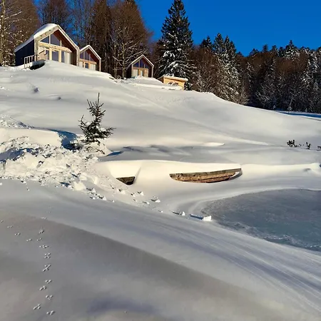 Alojamento de Acomodação e Pequeno-almoço Glamping Zarja, Vipava Valley 3*