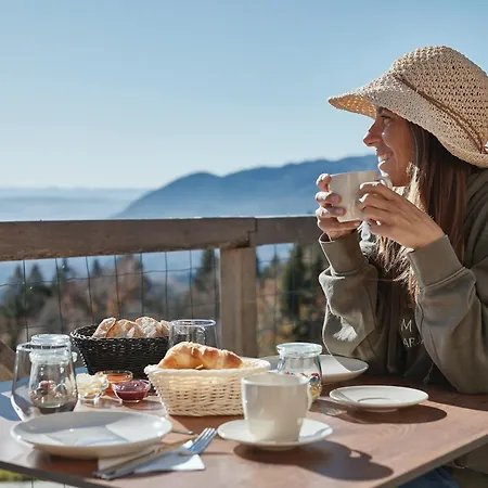 Glamping Zarja, Vipava Valley Col