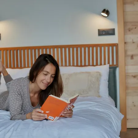Glamping Zarja, Vipava Valley Campo de lujo 3*