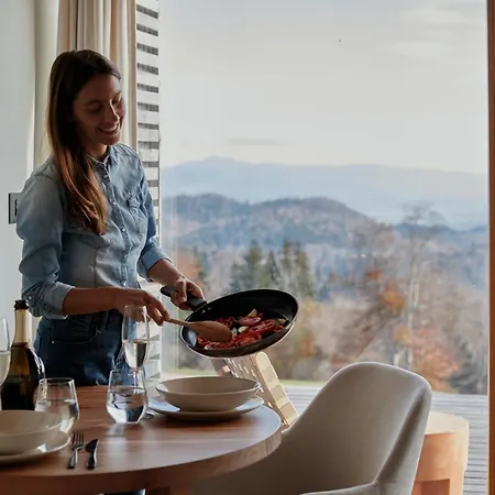 Campo de lujo Glamping Zarja, Vipava Valley Zoll