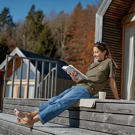 Glamping Zarja, Vipava Valley Campo de lujo