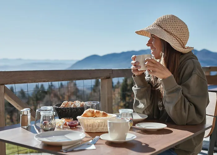 Glamping Zarja, Vipava Valley Col